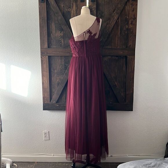 Davids Bridal Bridesmaid dress - One shoulder soft net wine Sz- 12 - Picture 6 of 10